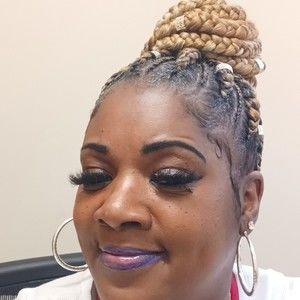 Meet your Posher, Yvette